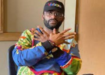 Fally Ipupa reçoit son disque d’or devant 130 000 spectateurs