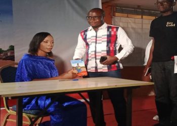 La cérémonie officielle de dédicace de l’œuvre intitulée, ‘’La dette éternelle’’ de Kachou Sidibé, 39 ans, éditée par les Editions Vallesse a eu lieu le samedi 5 novembre 2022 à la Fondation Amadou Hampâté Bâ à Cocody