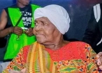 Le coupé décalé en deuil, Maman Robot est morte