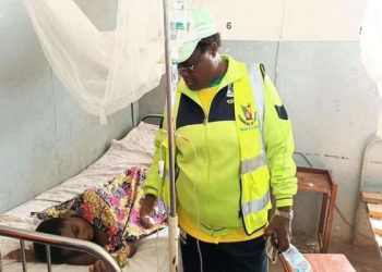 3 élèves se font injecter de l’eau de cube