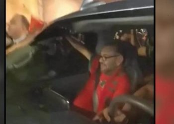 Le roi du Maroc Mohamed VI dans les rues après la victoire du Maroc pour les quarts de finale