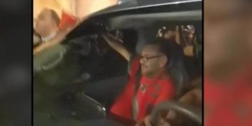 Le roi du Maroc Mohamed VI dans les rues après la victoire du Maroc pour les quarts de finale