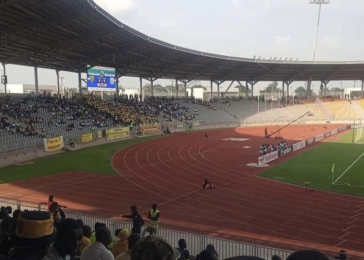 Les stades vont rester vides