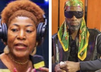 Anaconda tacle Christ Tamaya