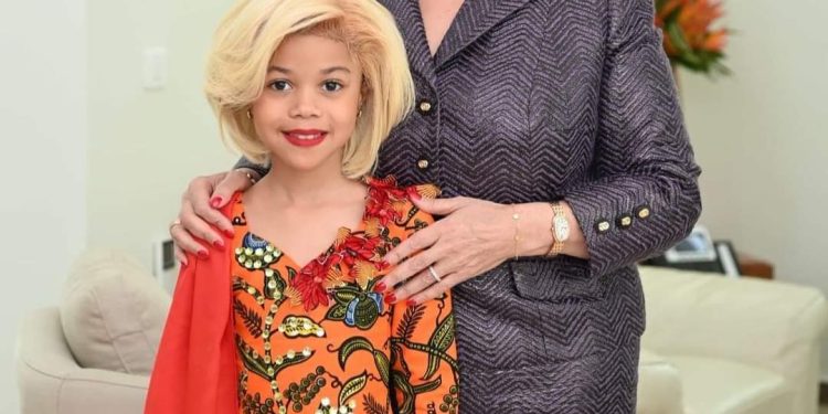 Dominique Ouattara reçoit la petite Première dame du Mardi Gras