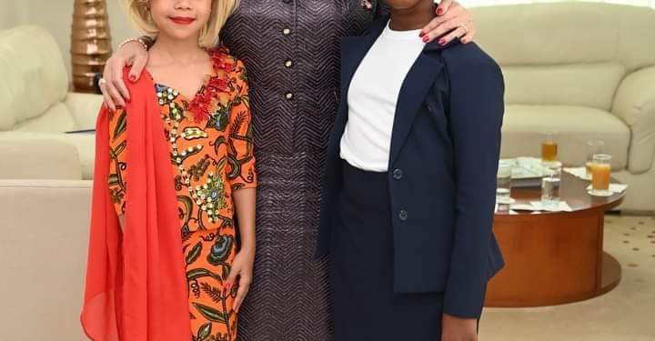 Dominique Ouattara reçoit la petite Première dame du Mardi Gras