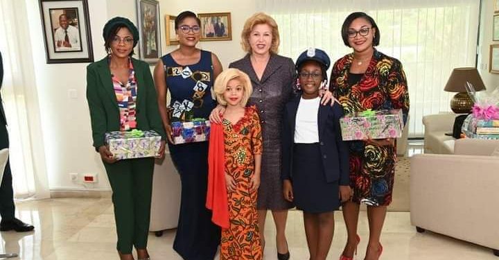 Dominique Ouattara reçoit la petite Première dame du Mardi Gras