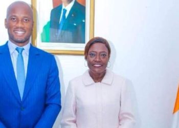 Didier Drogba et la ministre Mariatou Koné