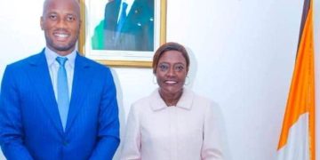 Didier Drogba et la ministre Mariatou Koné