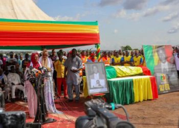 Salif Keïta, connu sous les noms de Domingo et La Panthère noire, a été inhumé au cimetière d'Hamdallaye