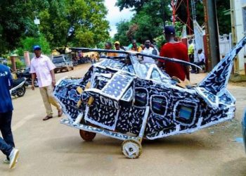 Un jeune de 15 ans fabrique un avion