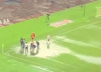 La CAF se prononce sur l’état de la pelouse