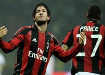 Alexandre Pato félicite Boateng