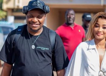 Willy Dumbo a été aperçu dans des photos publiées sur Facebook main dans la main en compagnie de Djamila Diallo