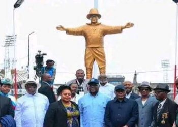 Félix Tshisekedi dévoile le monument de Papa Wemba à Kinshasa