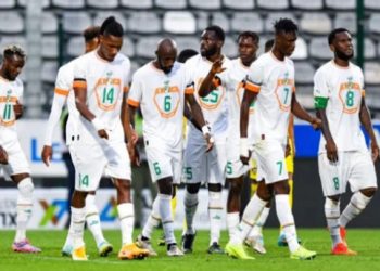 La Côte d'Ivoire dispose de la Gambie