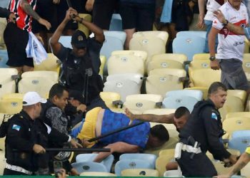De violents affrontements entre supporteurs