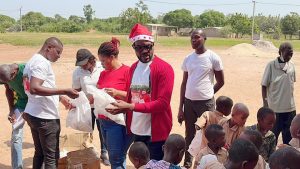 André Silver Konan offre un arbre de Noël à 2500 enfants