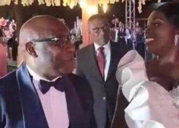 Abdoulaye Traoré dit Ben Badi a célébré son mariage civil le samedi 2 décembre 2023 à l’hôtel du district d’Abidjan.