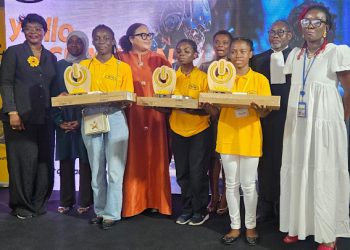 ISIS-INSIGHTS de l’ESATIC vainqueur de la 2ème édition du Y’ello Hackathon