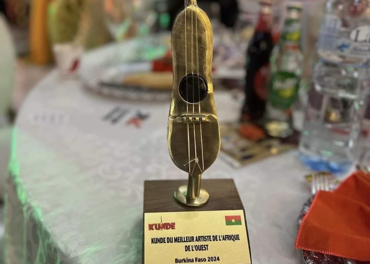 Tam Sir remporte le prix du meilleur artiste de l’Afrique de l’Ouest