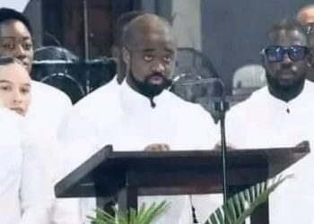 Cédric Kouadio a rendu un témoignage à la Cathédrale Saint-Paul du Plateau, le 22 mai 2024 à l’attention de son grand-père, feu Henri Konan Bédié