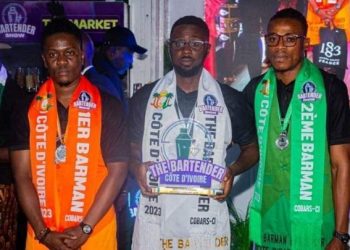 Des participants du concours Bartender Show CI