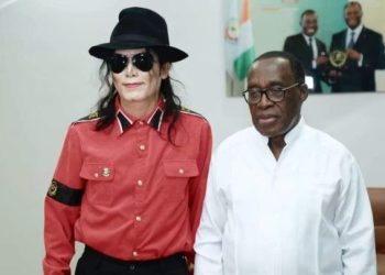 Eugène Aka Aouélé et le sosie de Michael Jackson