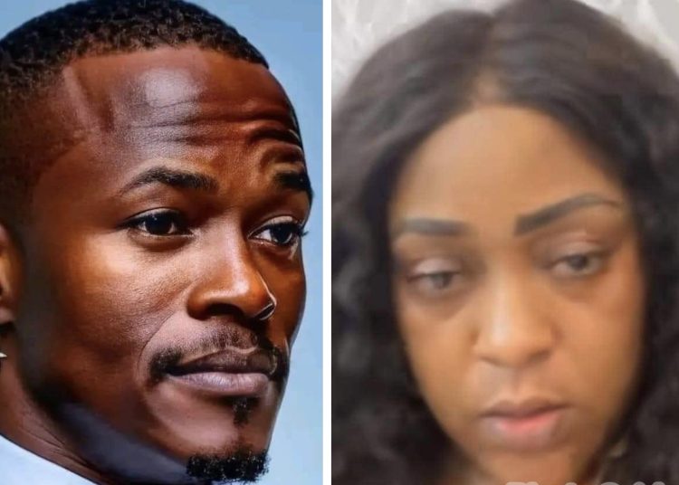 Debordo Leekunfa à sa femme