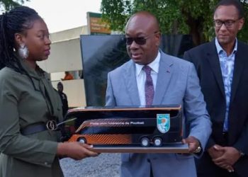 Le COCAN offre un bus à double étage à la FIF