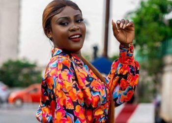 L’humouriste ivoirienne, Rina Favor