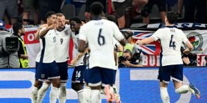 L’Angleterre arrache sa place en finale