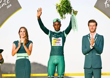 L’Érythréen Biniam Girmay a marqué l’histoire du cyclisme en devenant le premier Africain à remporter le prestigieux maillot vert du Tour de France