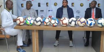 le Président de l'instance faitière du football, Samuel Eto'o, a procédé ce mardi à la remise de 480 ballons de futsal