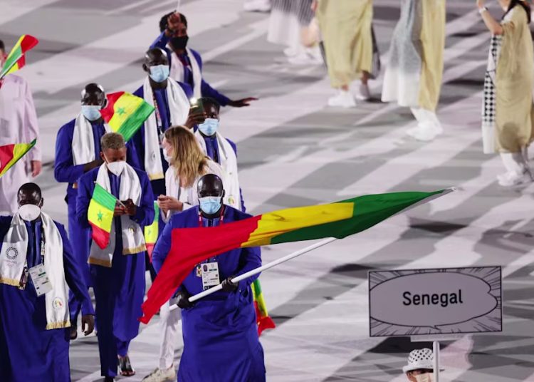 le Président de la République du Sénégal, Bassirou Diomaye Faye, s’est rendu au village olympique à Paris pour soutenir et encourager les athlètes sénégalais