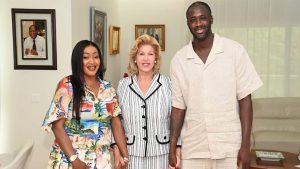 Le couple Yaya Touré reçu en audience par la Première Dame 