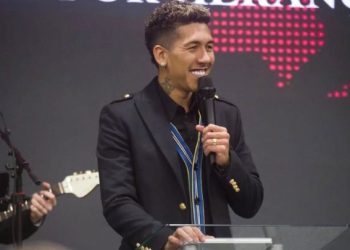 Roberto Firmino devient pasteur évangélique