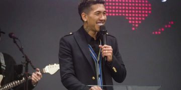 Roberto Firmino devient pasteur évangélique