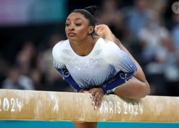 La mère de l’ancienne toxicomane, Simone Biles refait surface après 24 ans et lance un appel poignant