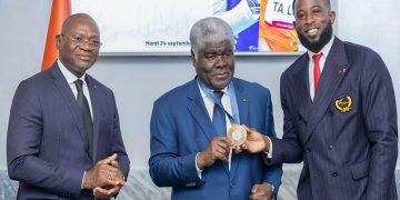 À l'issue des Jeux Olympiques de Paris 2024, les deux porte-drapeaux de la délégation ivoirienne, Cheick Cissé Sallah et Marie-Josée Ta Lou, ont été reçus avec les honneurs ce mardi 24 septembre 2024 par le Gouvernement de Côte d'Ivoire