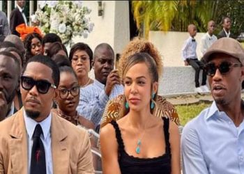 Le mariage civil du chanteur ivoirien DJ Kerozen et Bintou a eu lieu ce samedi 28 septembre 2024 à l'hotel communal de Cocody à Abidjan en présence de plusieurs ex-stars du football