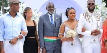 À l'occasion du mariage civil de l’artiste DJ Kerozen avec Bintou Coulibaly, le maire de Cocody, Jean-Marc Yacé, a profité de la cérémonie pour prodiguer des conseils avisés au jeune couple