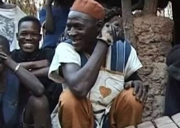 Silué Nahoua, légende du balafon de Nafoun, se remémore son passé et rend hommage à son père