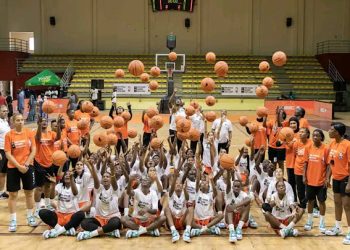 Le lundi 21 octobre 2024, la salle Polyvalente du Palais des Sports de Treichville a été le théâtre de l’ouverture du prestigieux camp de formation « FIBA Youth Camp Girls »
