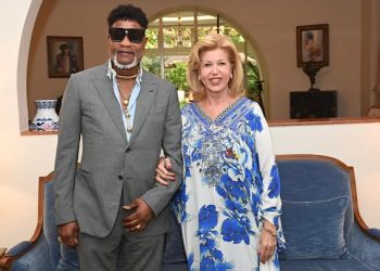 La Première Dame Dominique Ouattara reçoit Koffi Olomidé