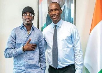 Le ministre de la Jeunesse, Mamadou Touré, a reçu le lundi 11 novembre 2024 l'artiste au talent indéniable Debordo Leekunfa