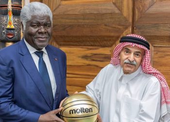 Le Premier Ministre ivoirien, Dr Beugré Mambé, également Ministre des Sports et du Cadre de Vie, a rencontré ce mardi le Président de la Fédération internationale de basketball (FIBA), Saud Ali Al Thani