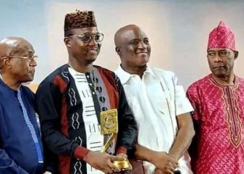 Christian Guéhi, journaliste indépendant pour Soir Info, a brillé en remportant non seulement le Grand Prix Cultura