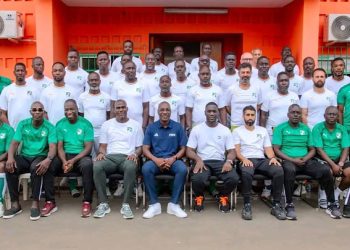 le lundi 2 décembre 2024, 30 techniciens prennent part à un stage intensif au Centre Technique National de Football de Bingerville (CTNF) dans le cadre de l’obtention de la Licence Fédérale A par équivalence