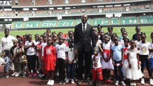 Le stade Alassane Ouattara d’Ebimpé a été le théâtre, ce lundi 23 décembre 2024, d’un moment mémorable de partage et de convivialité à l’occasion du traditionnel Arbre de Noël